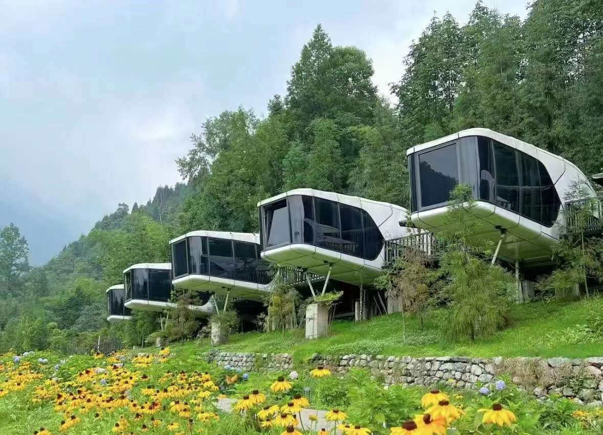 智能太空舱移动房 山地湖边露营民宿 装配式太空舱一室一厅